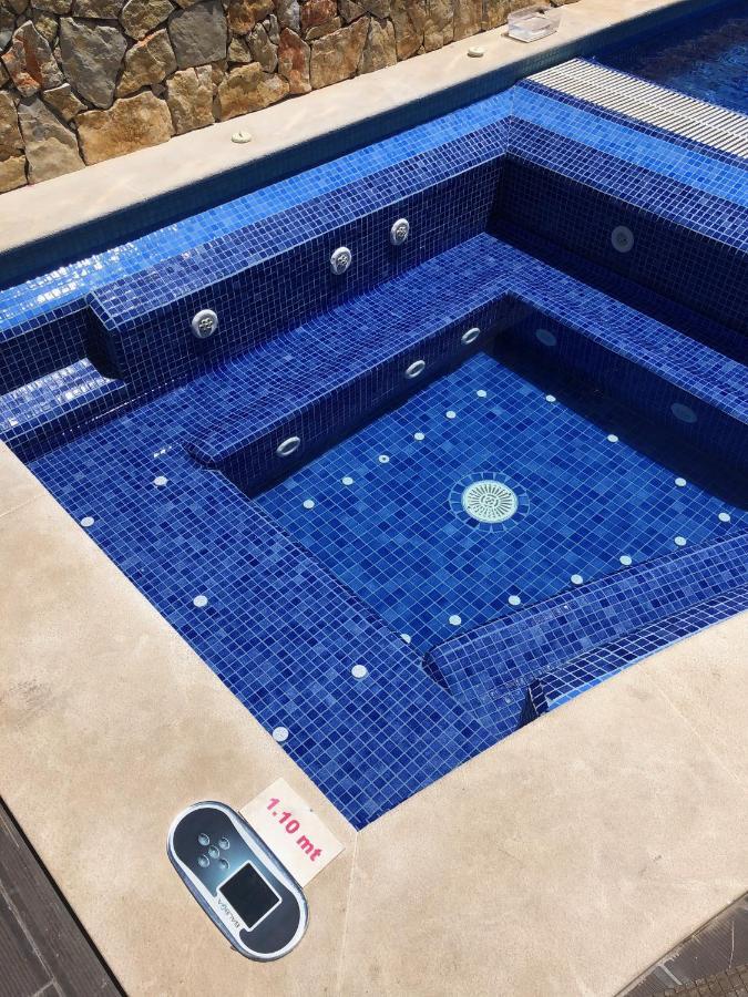 Full Private 300Sqm Villa Jacuzzi Heated Pool Ideal & Quiet Location アルブフェイラ エクステリア 写真