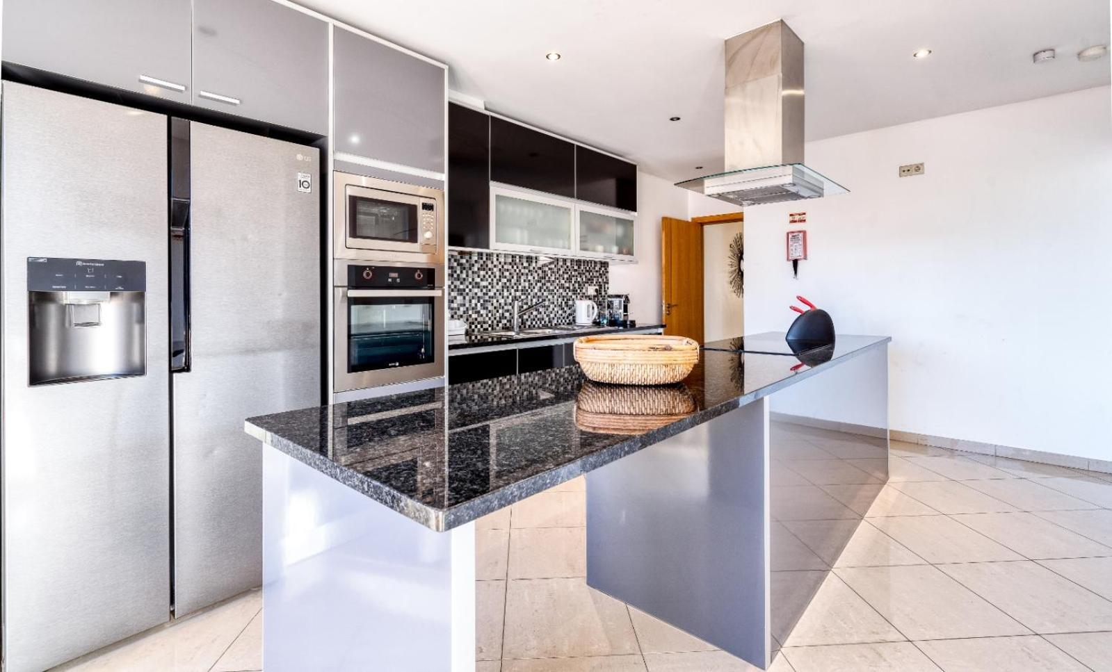 Full Private 300Sqm Villa Jacuzzi Heated Pool Ideal & Quiet Location アルブフェイラ エクステリア 写真
